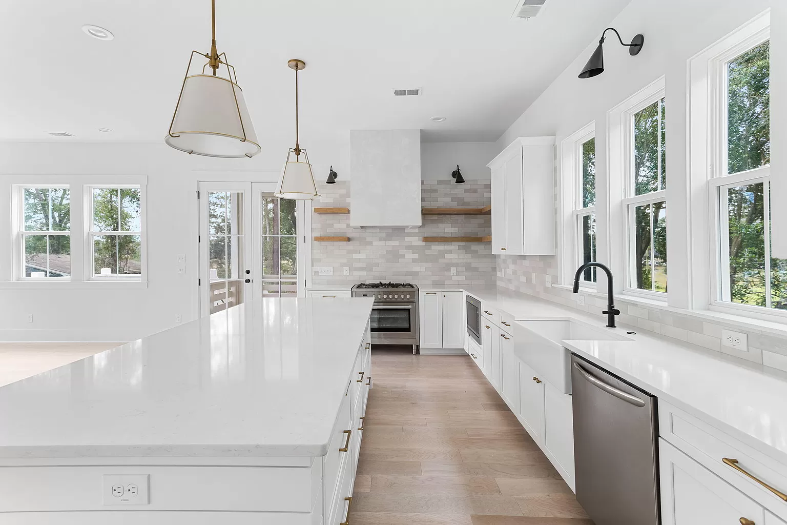 1429 Brookbank Kitchen 2